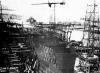 Корпус Тяжёлого крейсера Севастополя на стапеле завода перед войной.jpg