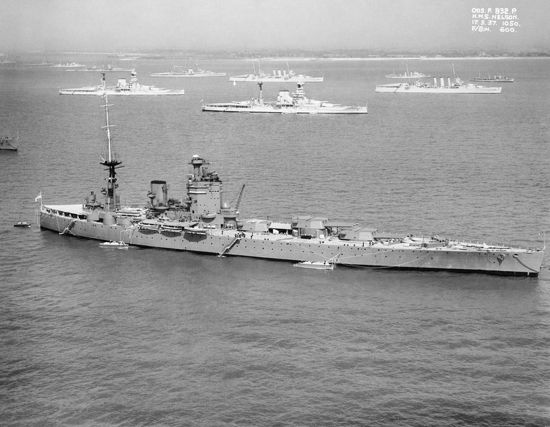 HMS_Nelson_off_Spithead_for_the_Fleet_Review.thumb.jpg.8e8cd27f3a308e5b29d97dc5e244ad14.jpg