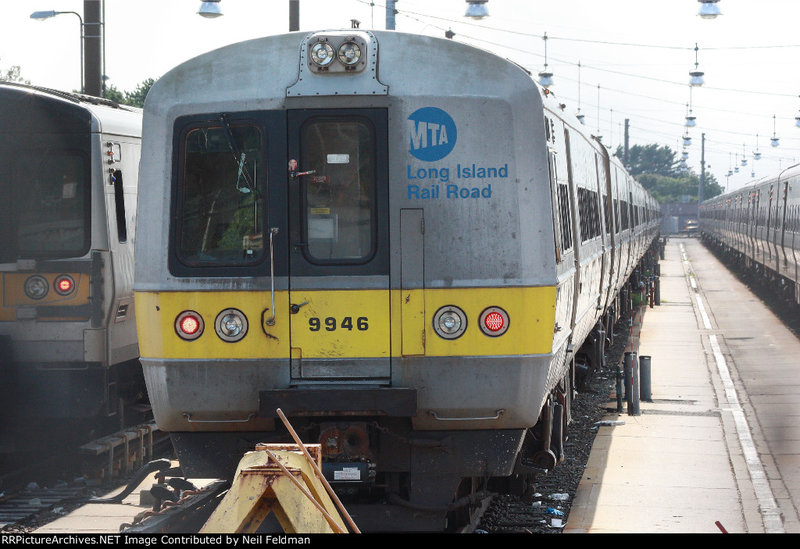 M3_9946_nee9892_12_Cars_Layup_Ronkonkoma_Yard.JPG
