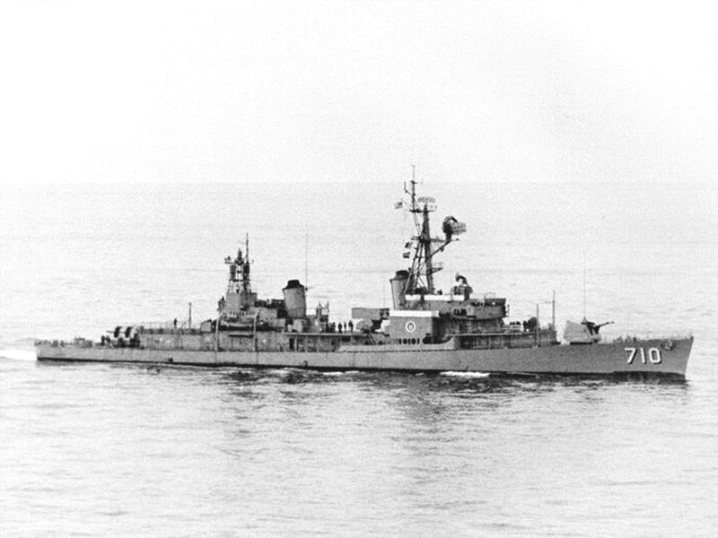 USS_Gearing_(DD-710)_underway_at_sea_on_27_January_1967_(KN_14675).jpg.cd7aba8514f8575bb0380af3e17c37ab.jpg