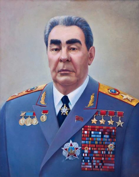 brezhnev-ordres.thumb.jpg.7817c52adf62ee02d43b4fb3e22972dc.jpg