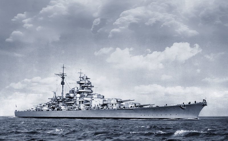 1600px-Bismarck_(1939).jpeg