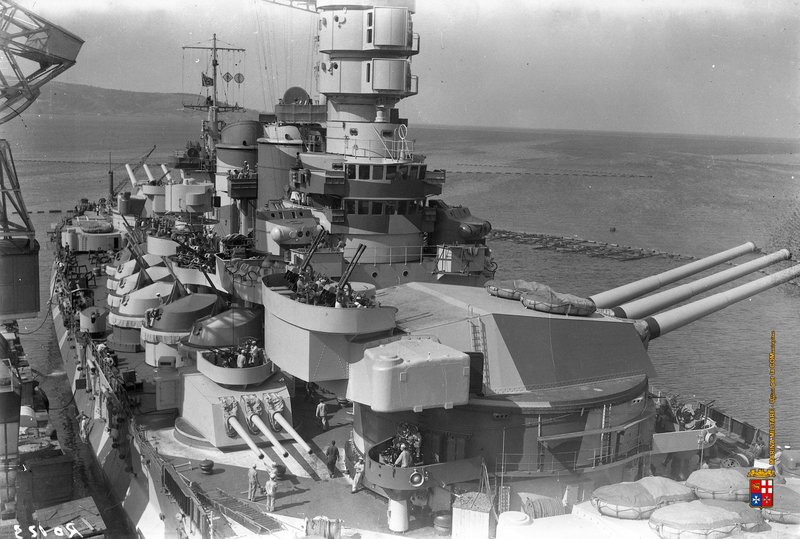 battleship-roma-deck-guns-and-turrets-4.thumb.jpg.ad34edc9d50fecb0b3cc7f487a0a4bcf.jpg