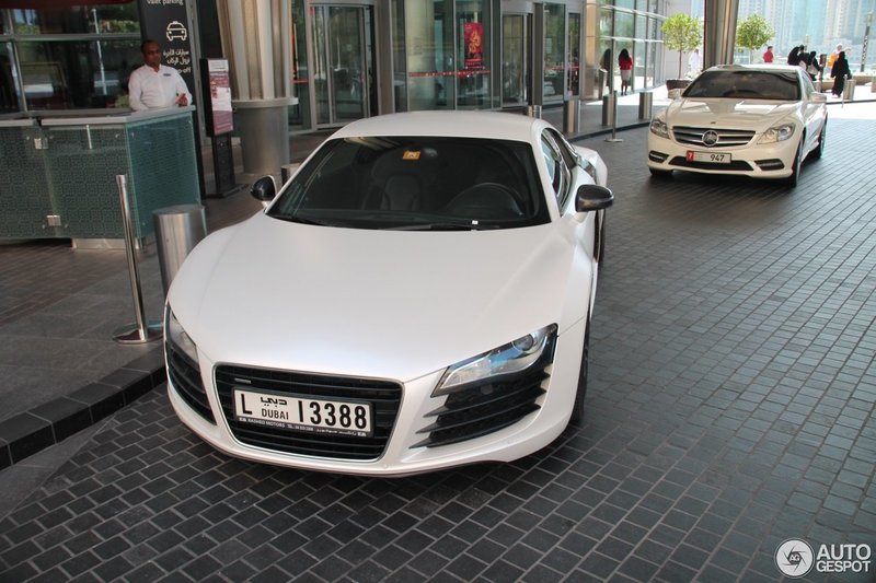 audi-r8-c267916022013132846_1.jpg