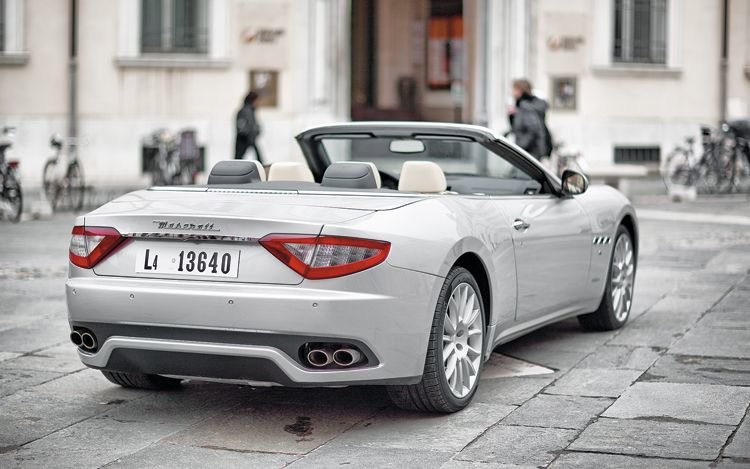 2011-maserati-granturismo-convertible.jpg.753854c82eaccd1674749c086f6c8f83.jpg