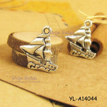 Antique-Bronze-Sailing-Boat-Travel-Themed-Charms.jpg_220x220.jpg.29ddc1fdd356a84fe73e9ce38e4908f0.jpg