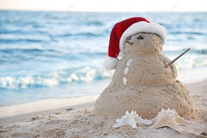 depositphotos_121940402-stock-photo-snowman-made-of-sand-on.jpg