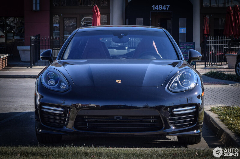 porsche-panamera-turbo-mkii-c925221012015034404_3.thumb.jpg.4e851020521c2185d72271c147a44156.jpg