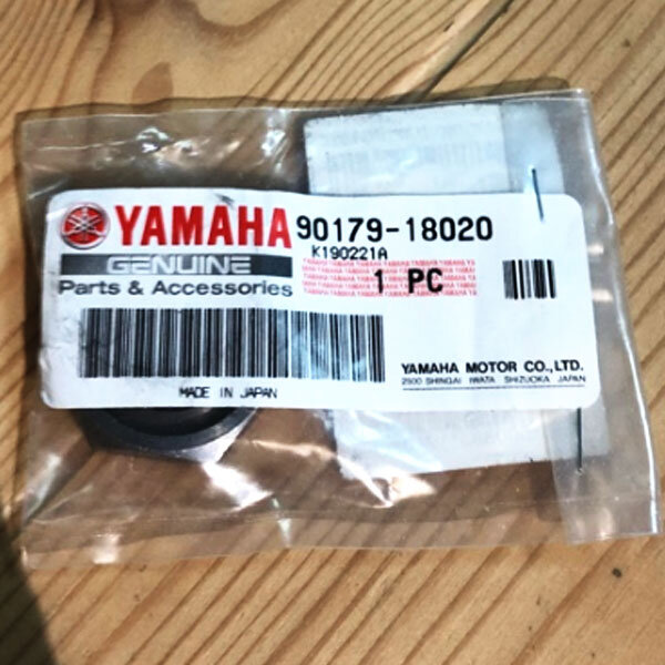 gayka-yamaha-90179-18020.jpg.c5117c5182bbf4b1ffe91c63490ee8a9.jpg