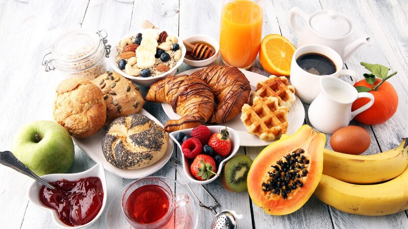 Delicious-food-muesli-bread-apple-banana-orange-coffee-milk-cookie_2560x1440.thumb.jpg.7747734461b187236e7bf044ebb106a9.jpg