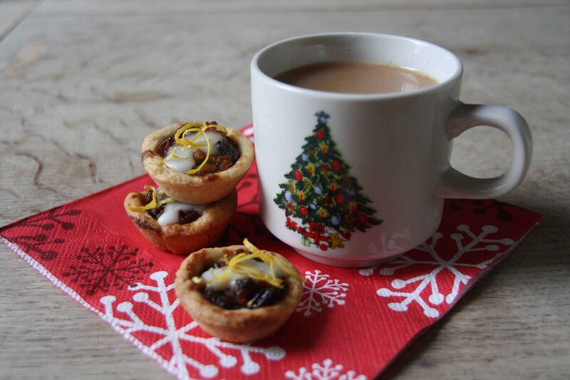 mini-lemon-almond-mince-pies.thumb.jpg.33337315ce1151850e2d704b57c463c4.jpg